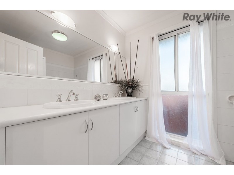 10 Roseberry Avenue, Keilor Downs VIC 3038