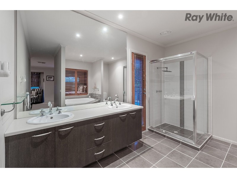 7 Sydney Grove, Taylors Hill VIC 3037