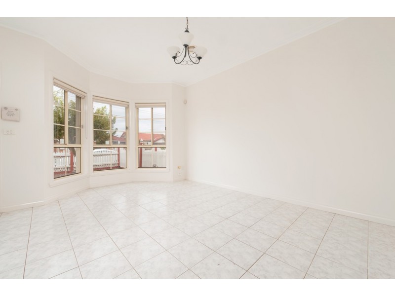 3/2a Lindenow Street, Maidstone VIC 3012