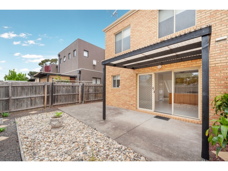 3/2a Lindenow Street, Maidstone VIC 3012