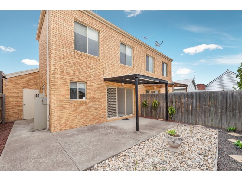 3/2a Lindenow Street, Maidstone VIC 3012