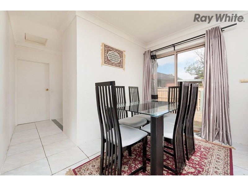 2/57 Moffat St, St Albans VIC 3021