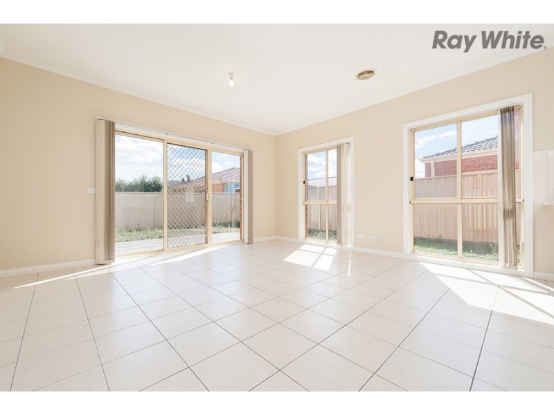 28 Malabar Street, Roxburgh Park VIC 3064