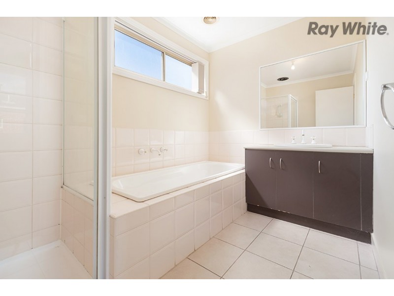 28 Malabar Street, Roxburgh Park VIC 3064