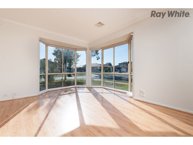 28 Cassinia Close, Delahey VIC 3037