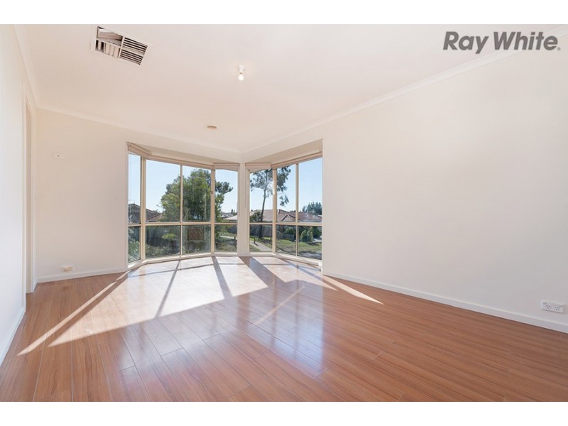 28 Cassinia Close, Delahey VIC 3037