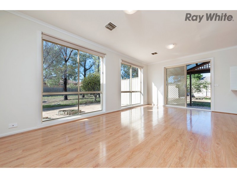 28 Cassinia Close, Delahey VIC 3037