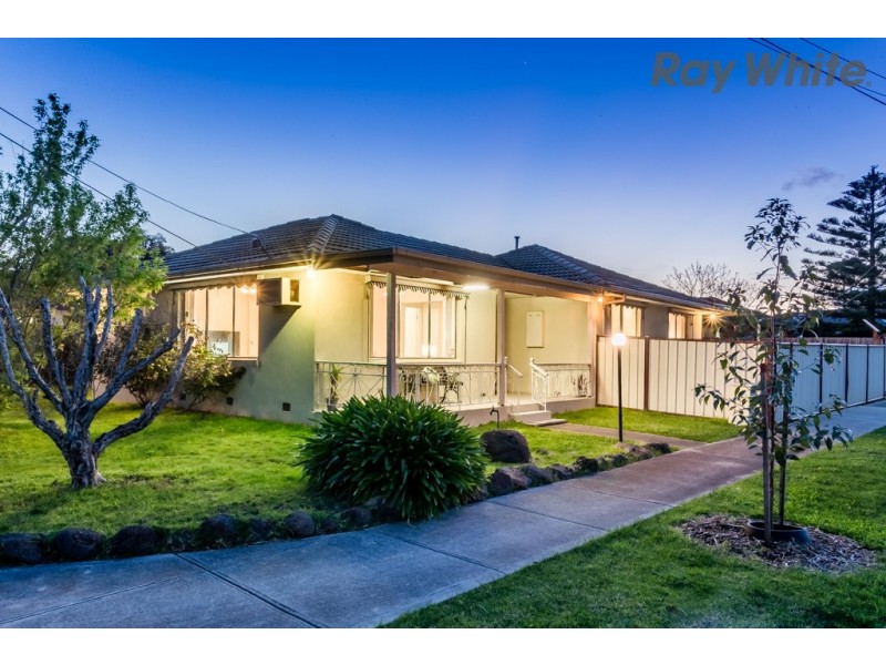 13 Calverton Road, Kealba VIC 3021