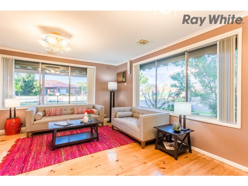 13 Calverton Road, Kealba VIC 3021