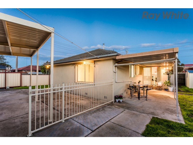 13 Calverton Road, Kealba VIC 3021