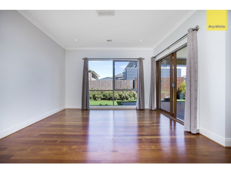 2 Bennelong Court, Taylors Hill VIC 3037