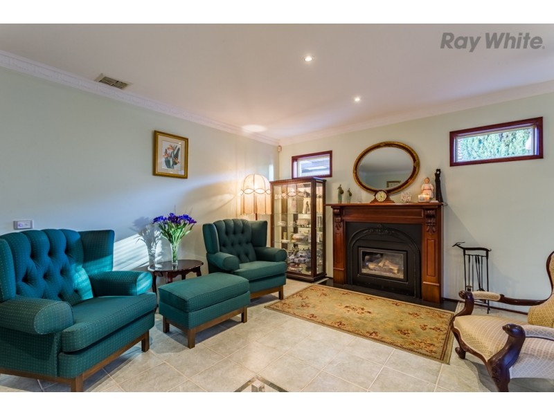 17 Queens Parade, Hillside VIC 3037