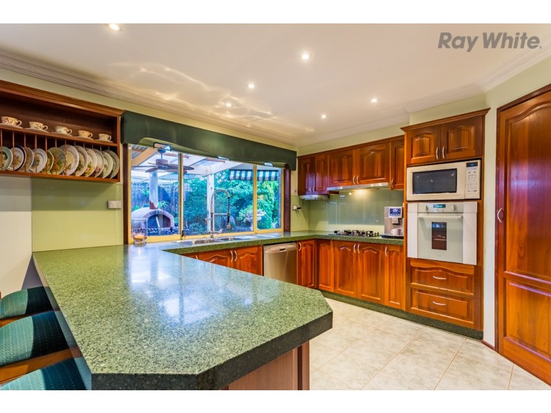 17 Queens Parade, Hillside VIC 3037