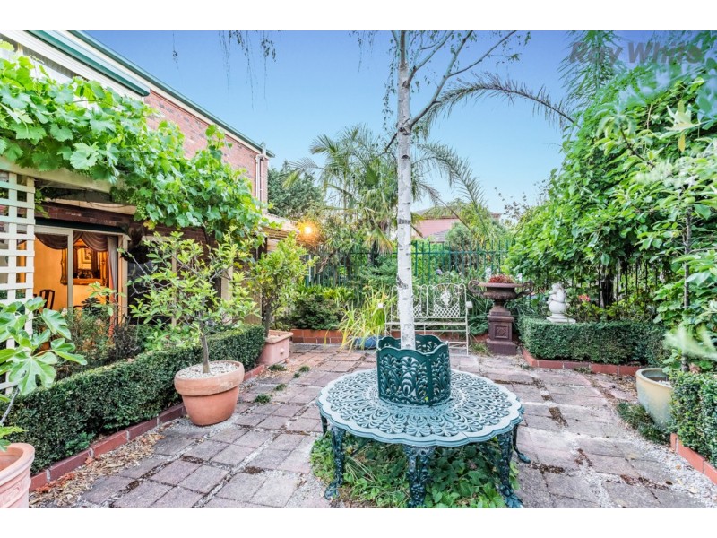 17 Queens Parade, Hillside VIC 3037