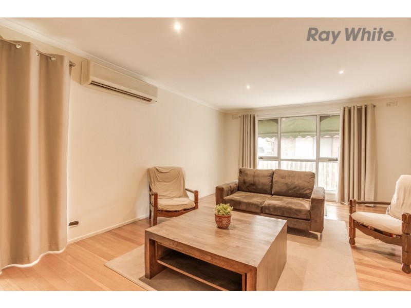 40 Aldergate Cres, Kings Park VIC 3021