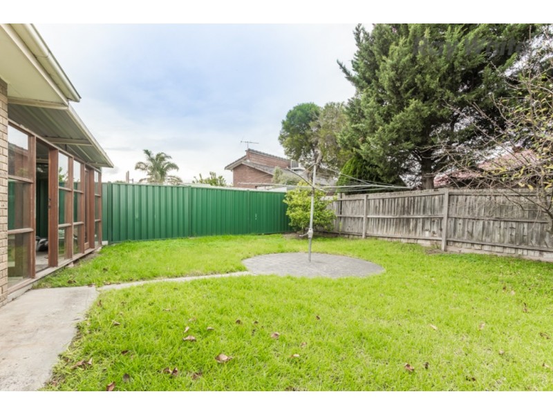 40 Aldergate Cres, Kings Park VIC 3021