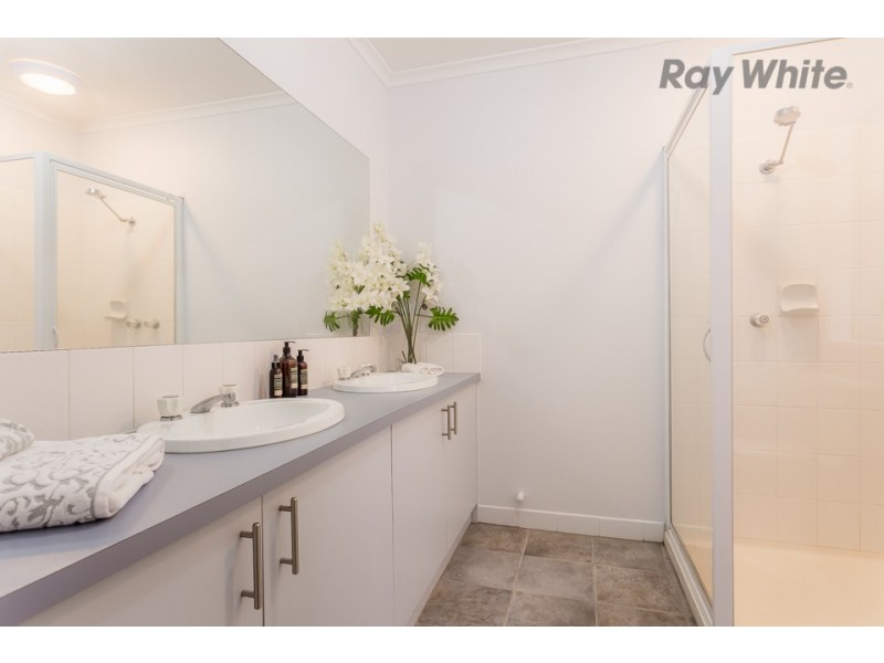 60 Verona Drive, Taylors Lakes VIC 3038