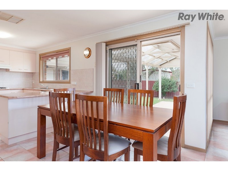 2 Favaro Place, Hillside VIC 3037