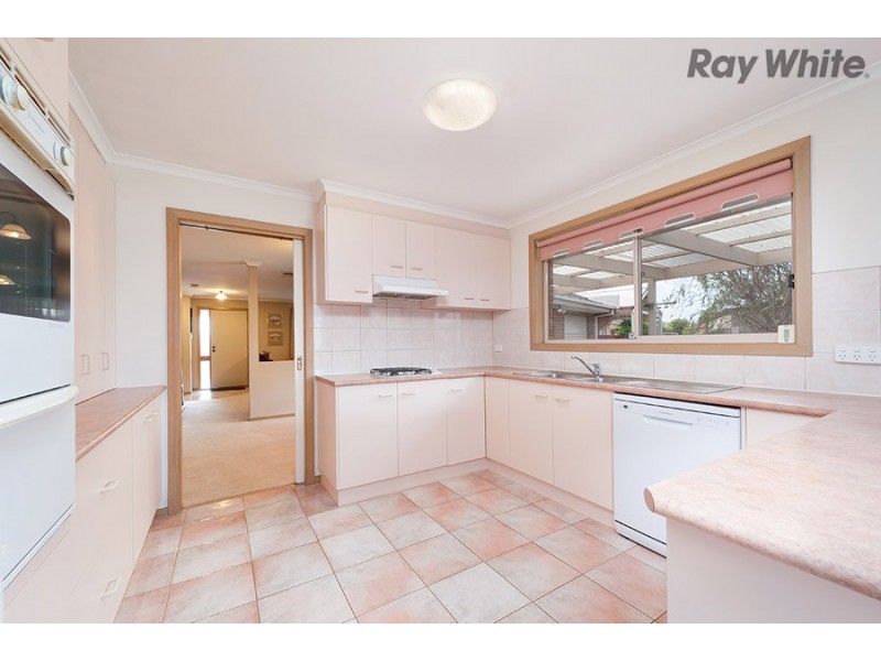 2 Favaro Place, Hillside VIC 3037