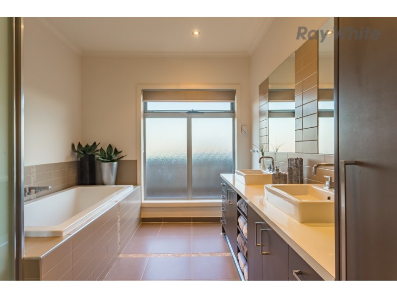3 George st, Taylors Hill VIC 3037
