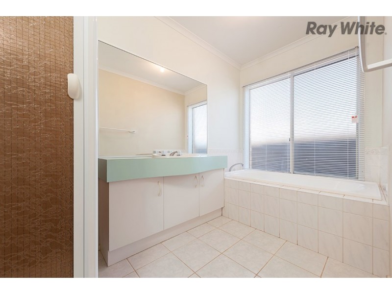 21 Jester Court, Kings Park VIC 3021