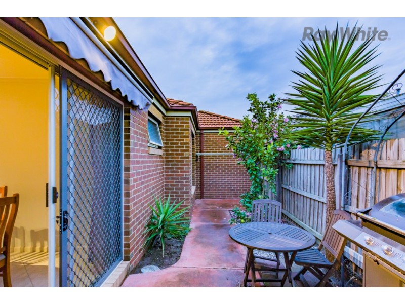 2/137 McNamara ave, Airport West VIC 3042