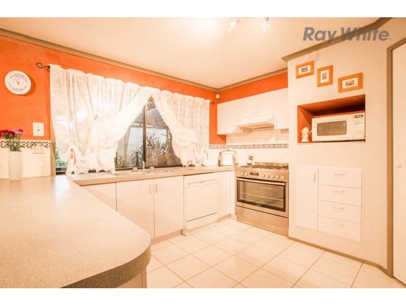 96 Delbridge Drive, Sydenham VIC 3037