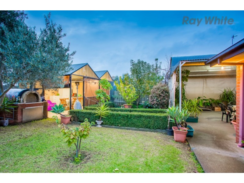 96 Delbridge Drive, Sydenham VIC 3037