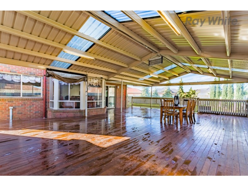 21 Broadhurst Way, Caroline Springs VIC 3023