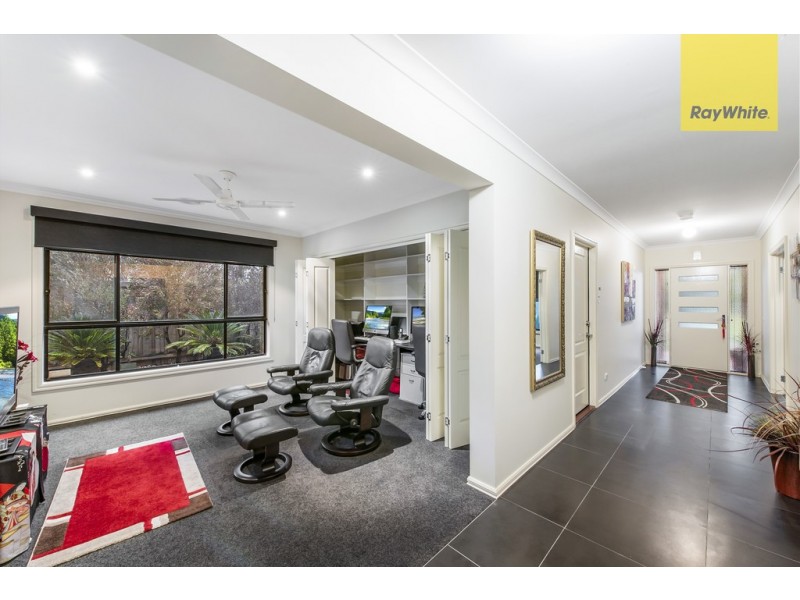 25 Hobart Way, Taylors Hill VIC 3037