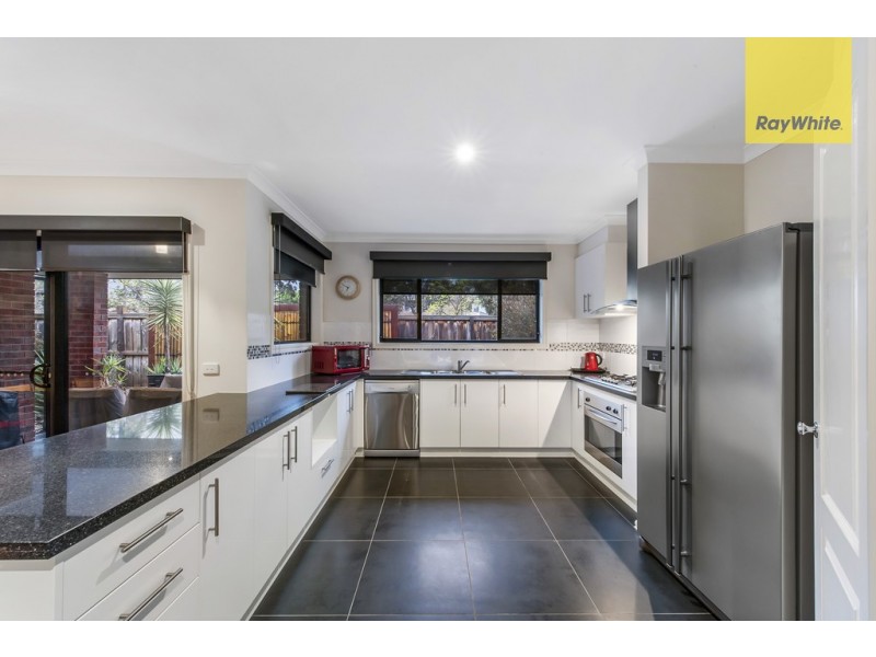 25 Hobart Way, Taylors Hill VIC 3037