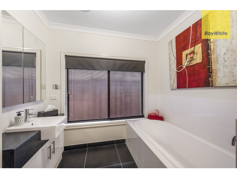 25 Hobart Way, Taylors Hill VIC 3037