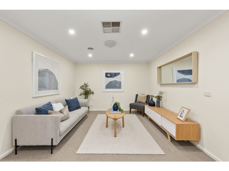 18 Counihan Avenue, Caroline Springs VIC 3023