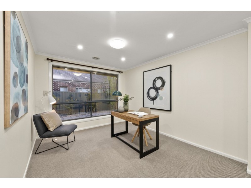 18 Counihan Avenue, Caroline Springs VIC 3023