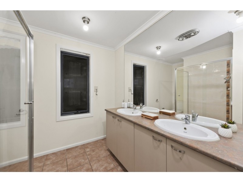 18 Counihan Avenue, Caroline Springs VIC 3023