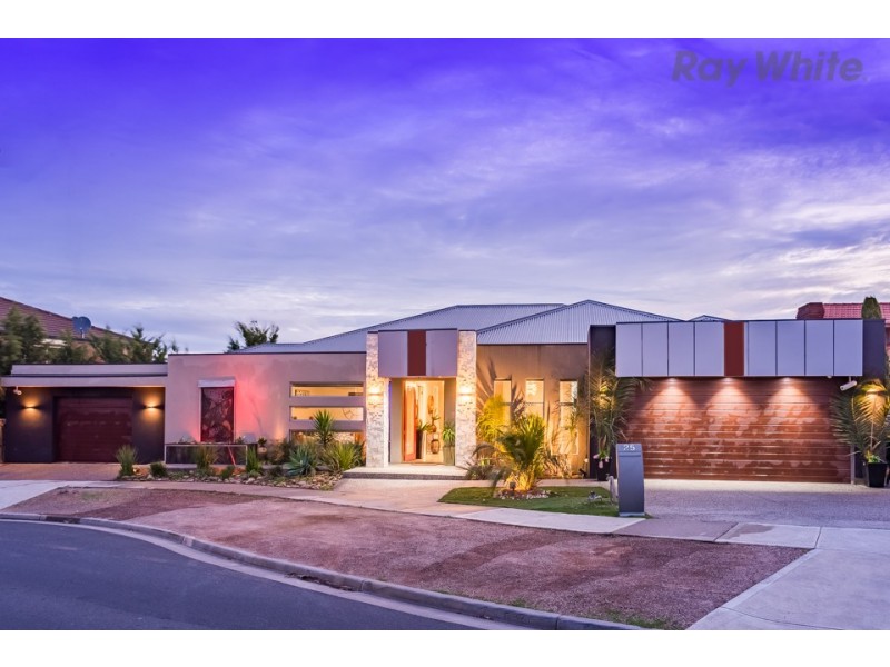 25 Banchory Ave, Hillside VIC 3037