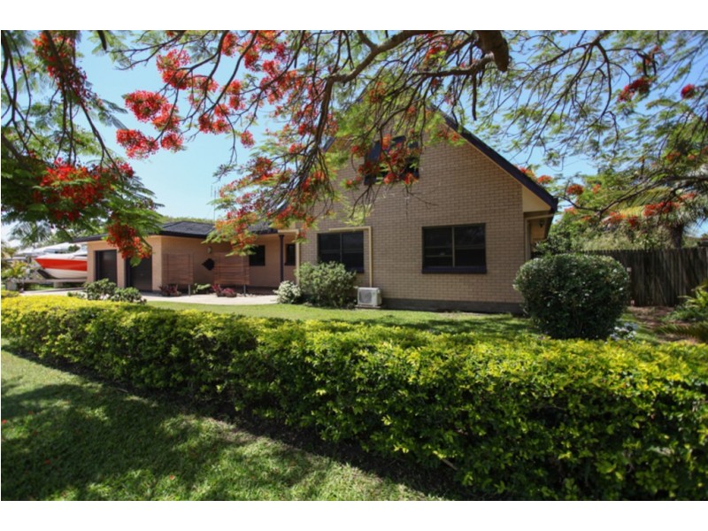 17 Churchill Avenue, Ooralea QLD 4740