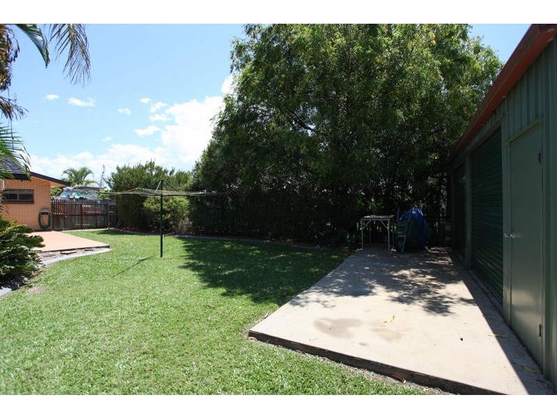 17 Churchill Avenue, Ooralea QLD 4740