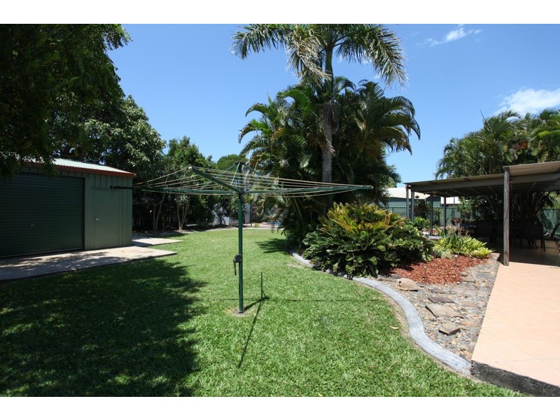17 Churchill Avenue, Ooralea QLD 4740