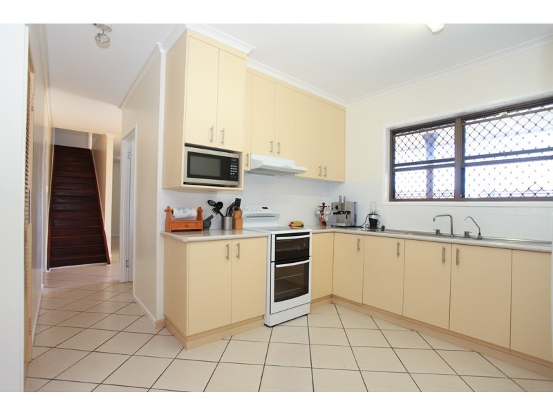 17 Churchill Avenue, Ooralea QLD 4740