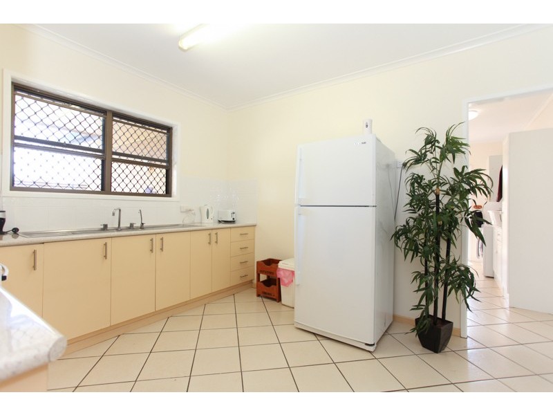 17 Churchill Avenue, Ooralea QLD 4740