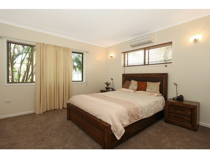 17 Churchill Avenue, Ooralea QLD 4740