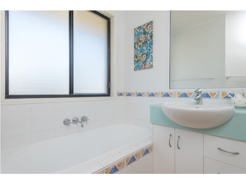 8 Morris Court, Andergrove QLD 4740