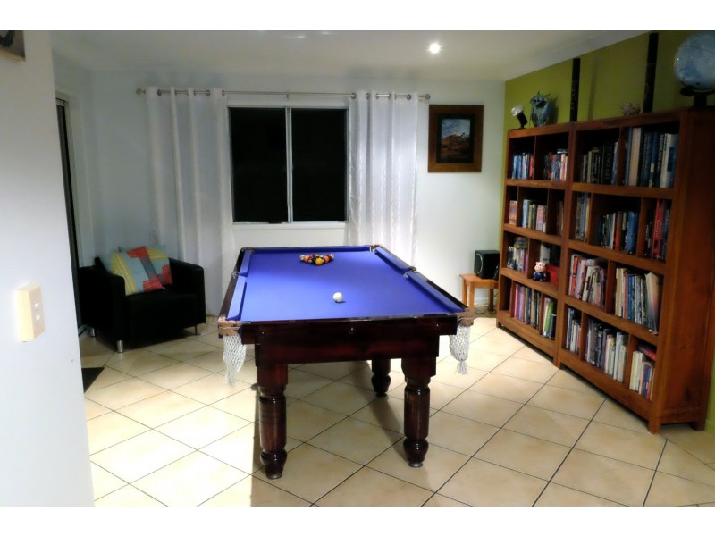 27 Beachside Place, Shoal Point QLD 4750