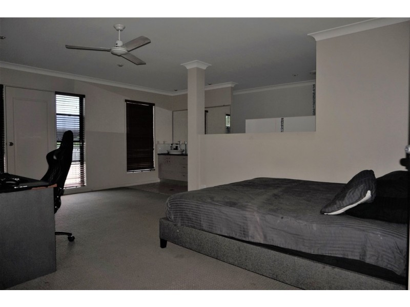 19 Aviland Drive, Seaforth QLD 4741