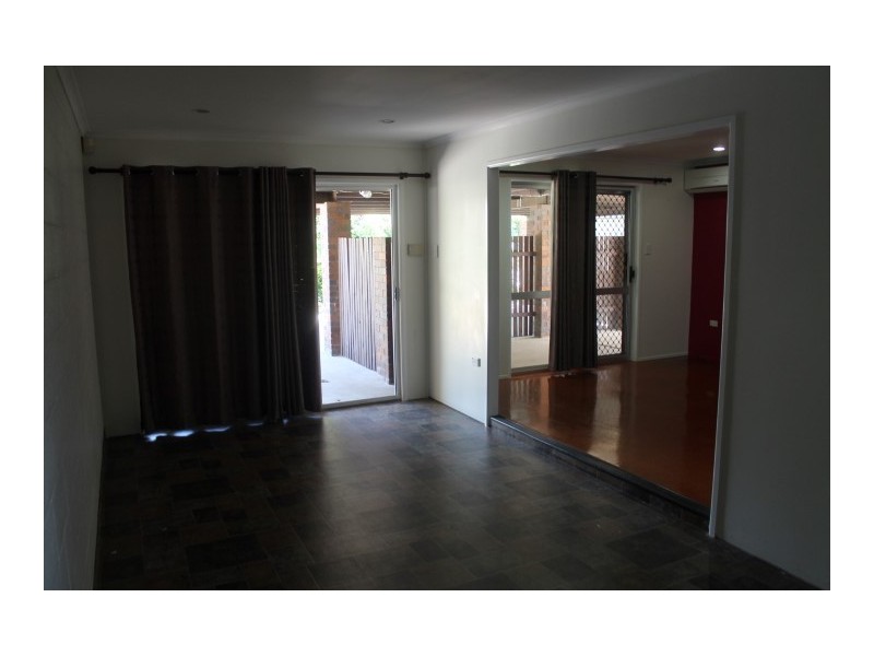 2/98A Andergrove Road, Andergrove QLD 4740