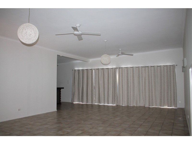 50 Ocean Ave, Slade Point QLD 4740
