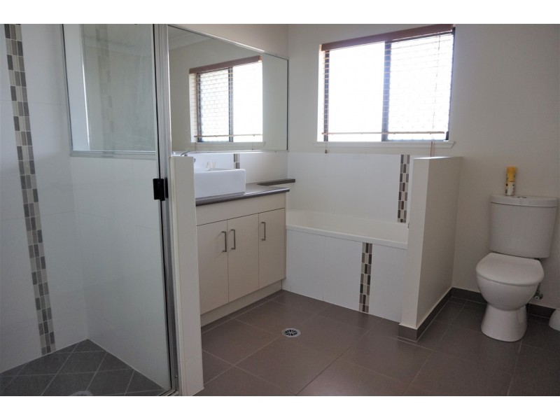 16 Mooney Court, Marian QLD 4753