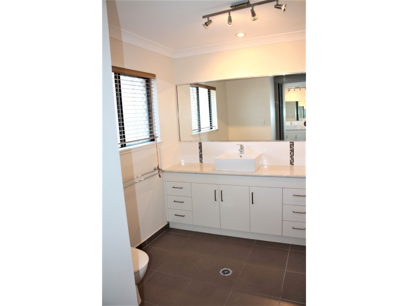 16 Mooney Court, Marian QLD 4753