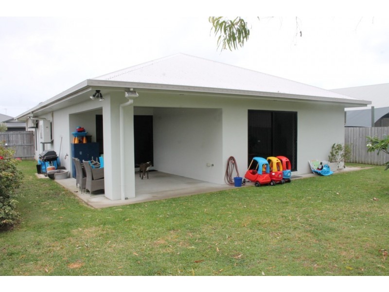 28 Schooner Avenue, Bucasia QLD 4750